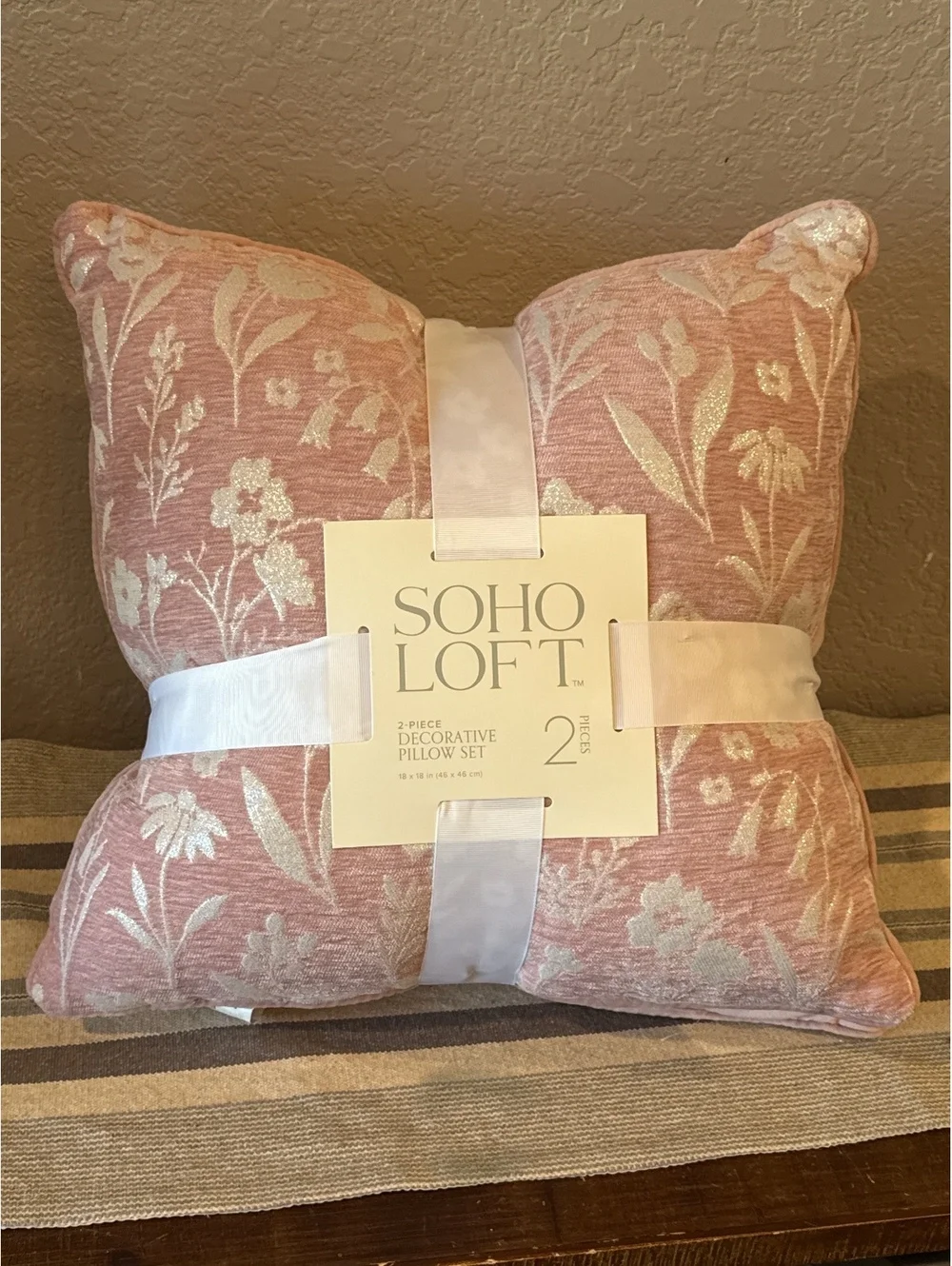 SOHO LOFT 2-Piece Decorative Pillow Set 18x18 Inches Pink Floral Polyester